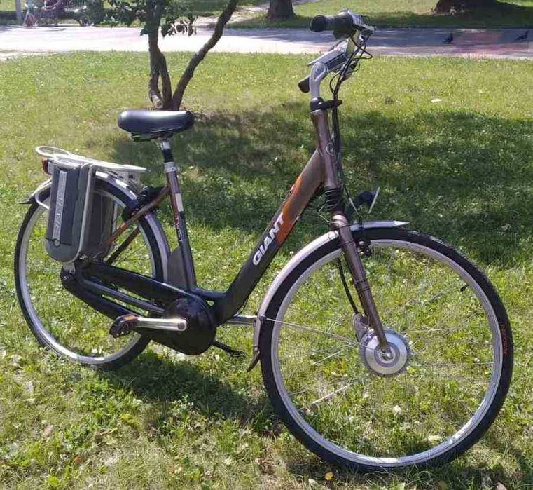 Електровелосипед Giant Twist