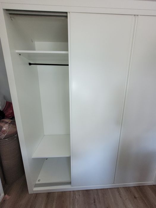 Roupeiro madeira maciça lacado branco