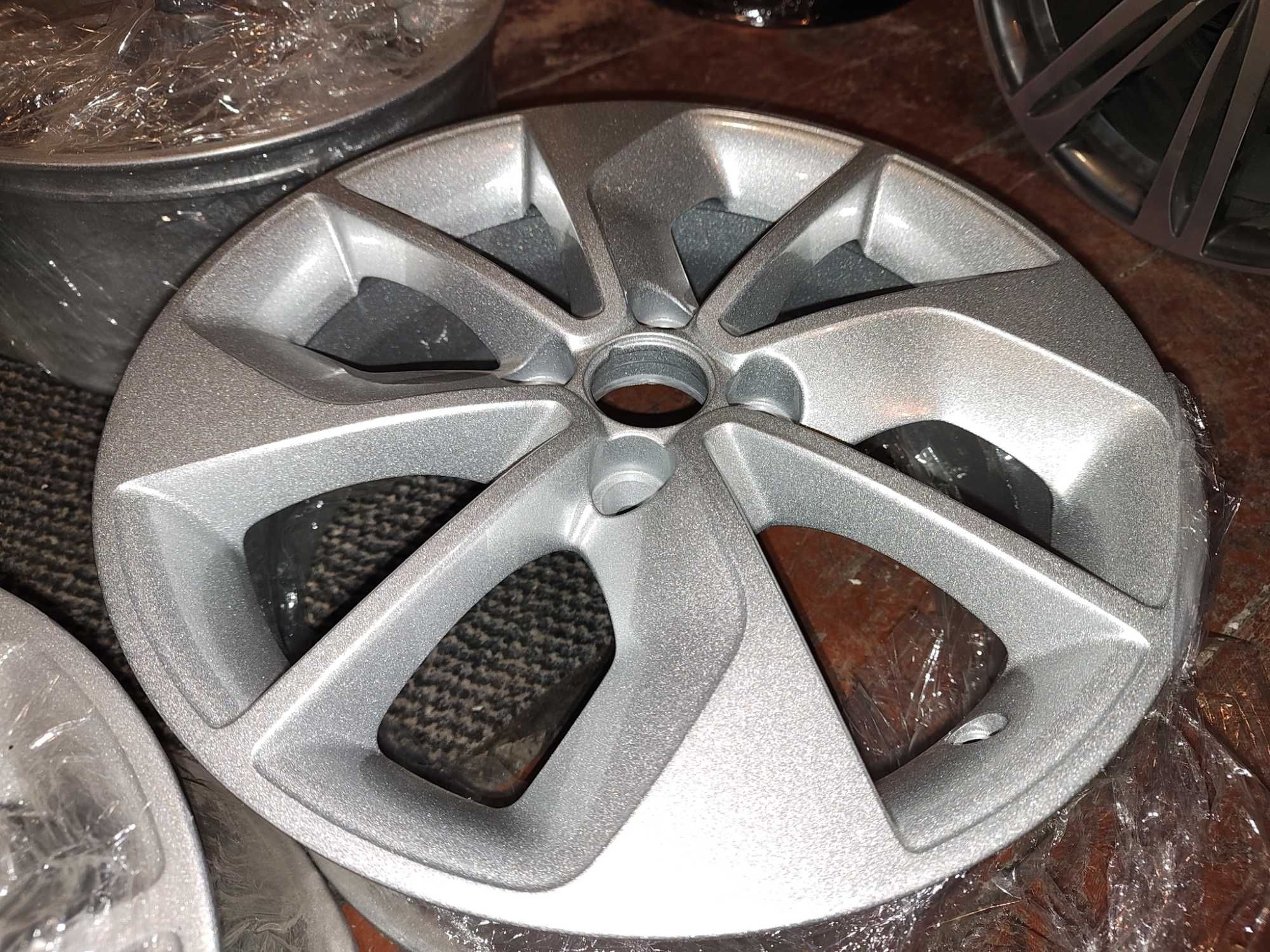 Felgi Renault Clio 16" po renowacji