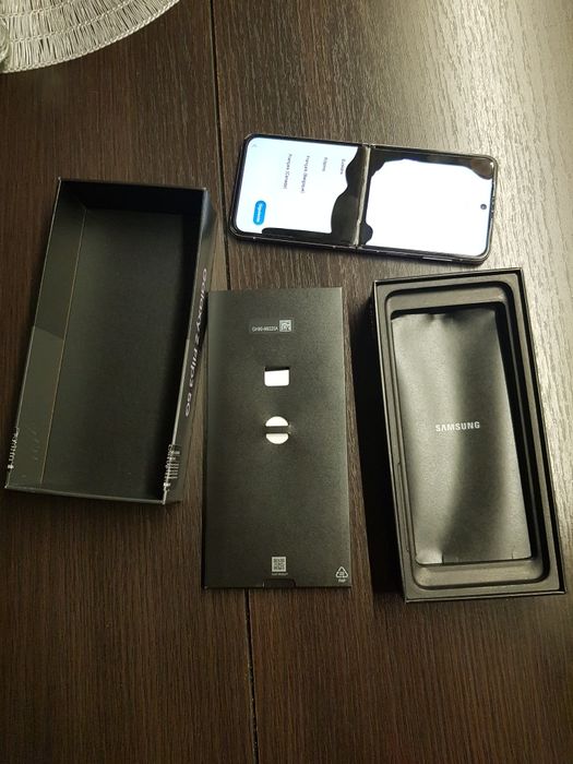 Samsung Galaxy Z Flip 3 Lawendowy Uszkodzony