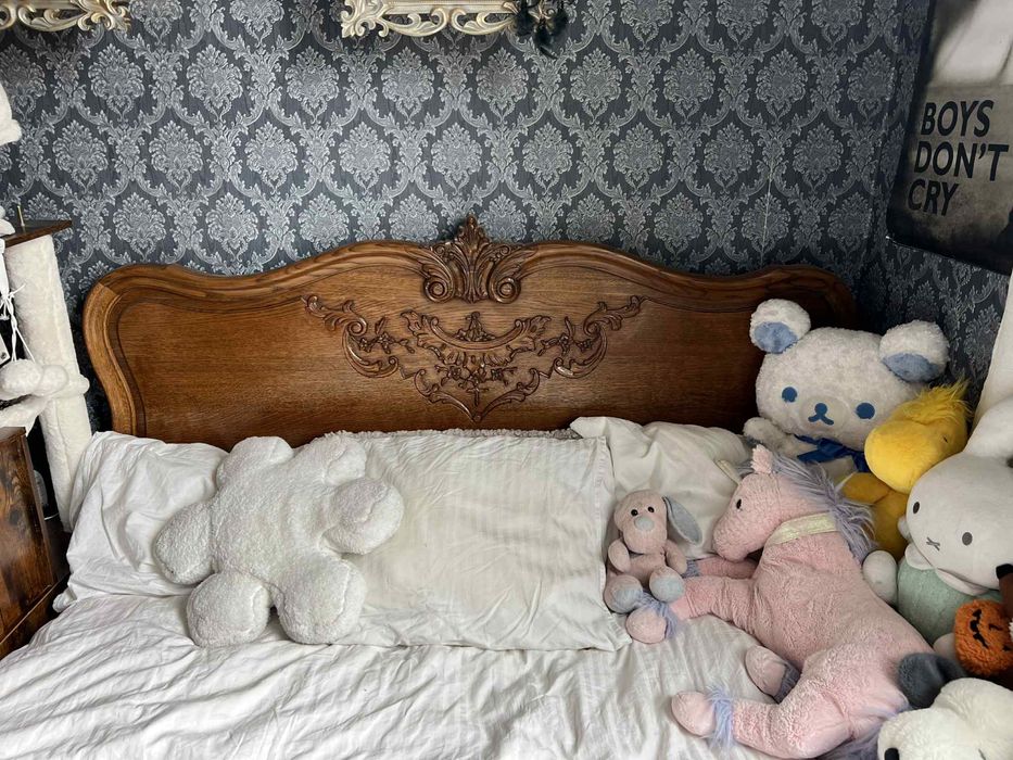 Zestaw mebli sypialnianych w stylu Ludwika XVI