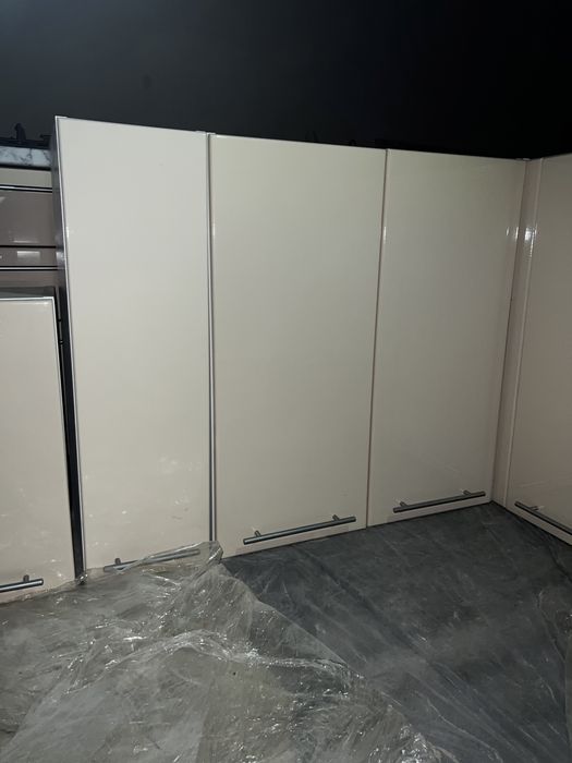 Продам кухню з мийкою та витяжкою