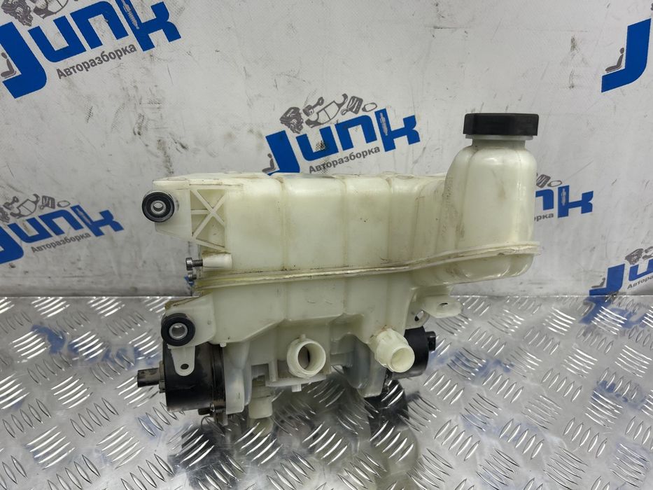 Бачок расширительный в сборе 109701500K для Tesla Model 3 2017-2024