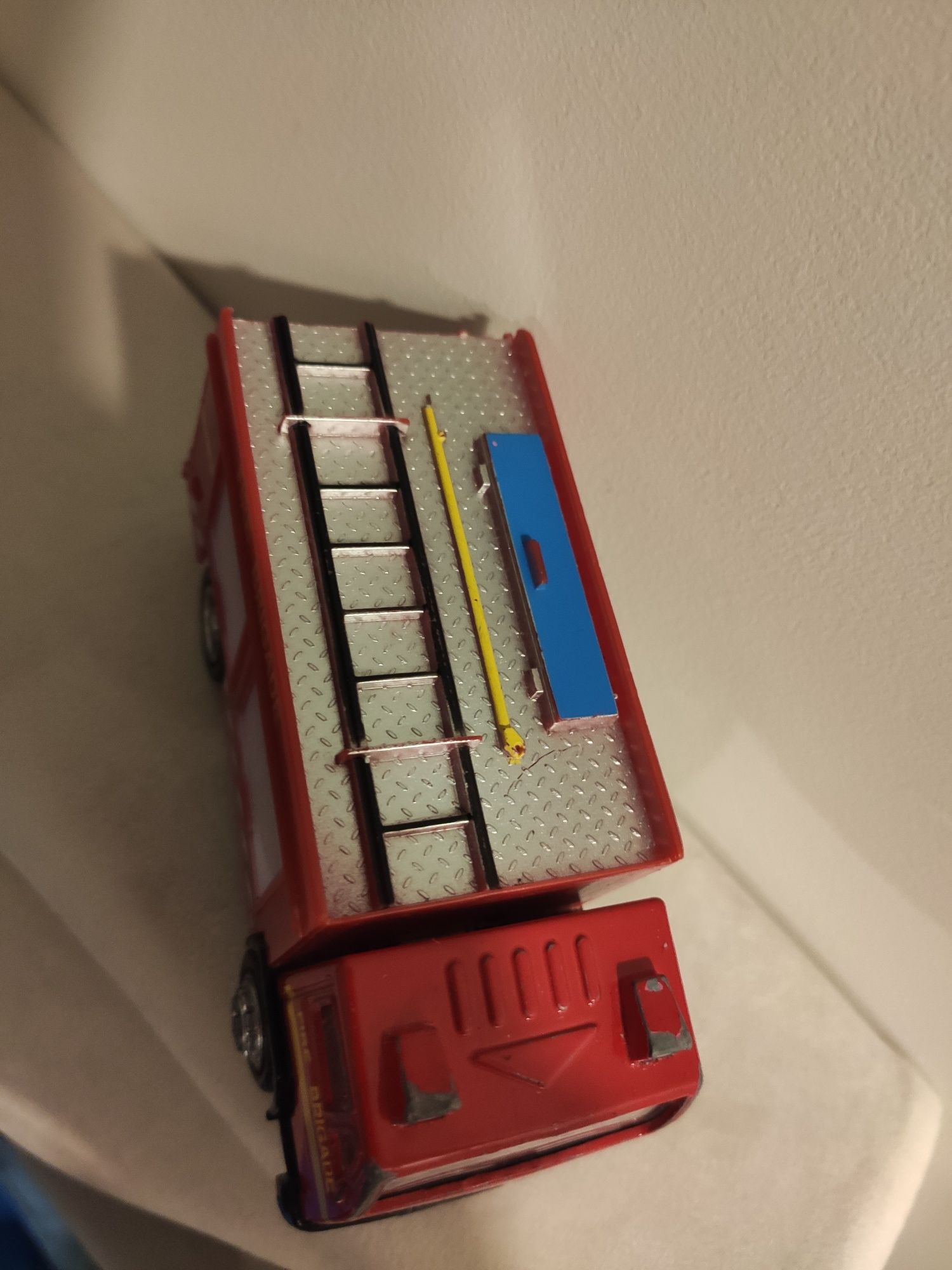 Miniatura camião de bombeiros