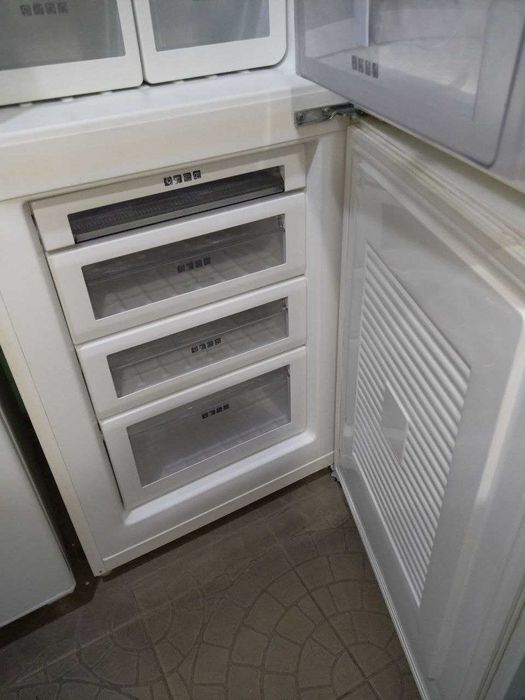 Холодильник Samsung RL28DATW у відмінному стані, перевірений