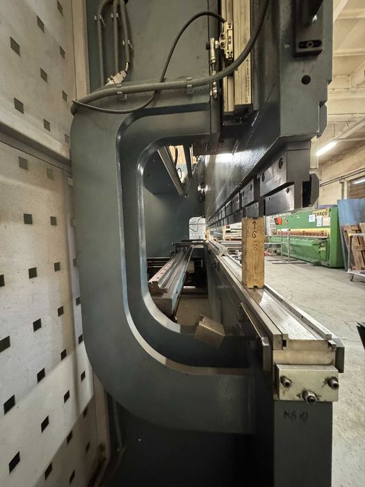 Prasa krawędziowa DURMAZLAR E 37160 – 160 ton, 3700 mm, CNC, rok 2008