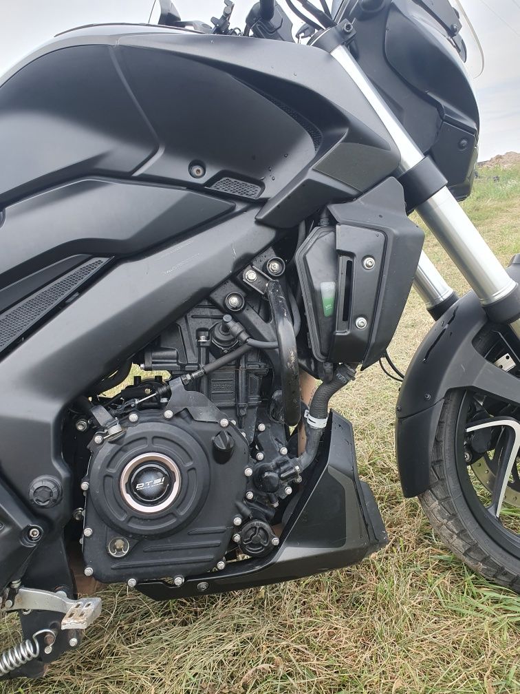 Мотоцикл Bajaj Diminar 400