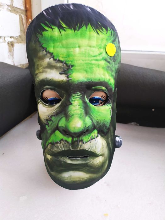 Маска паперова монстра