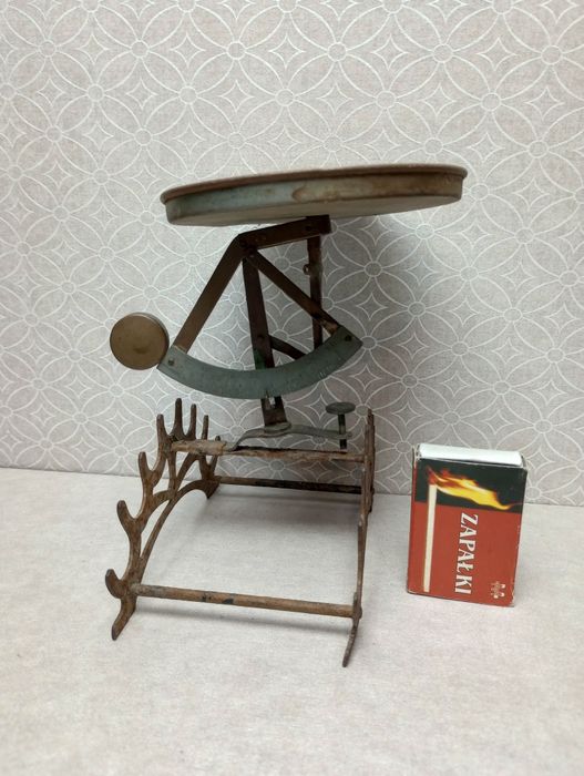 Stara waga do listów. Retro