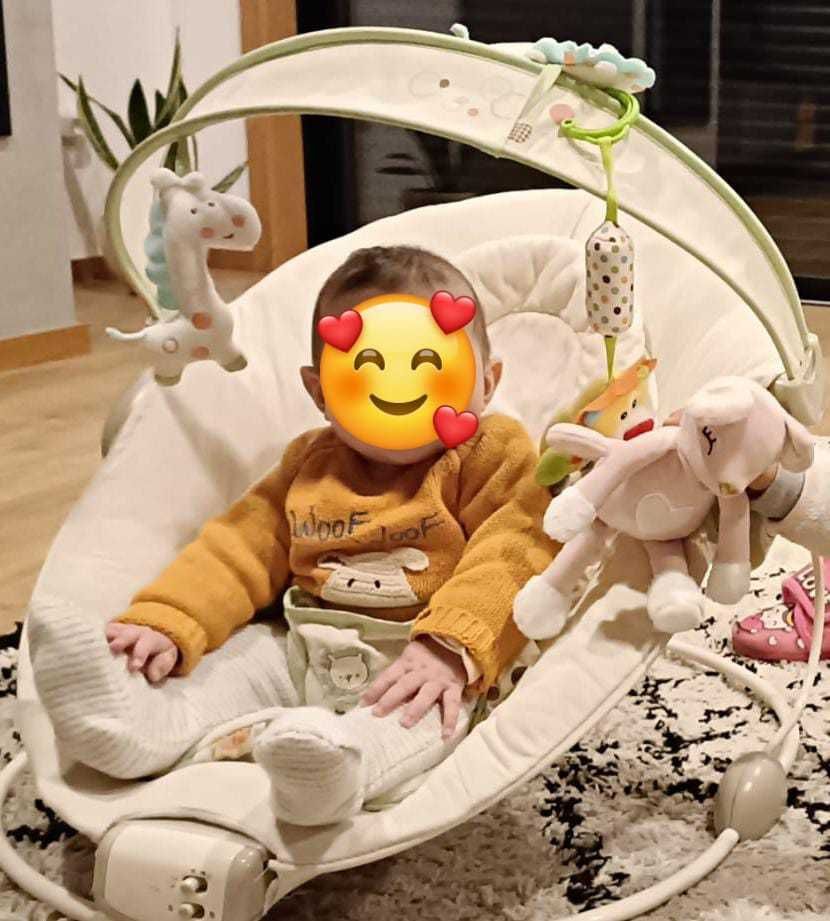 Espreguiçadeira bebé com vibração e música