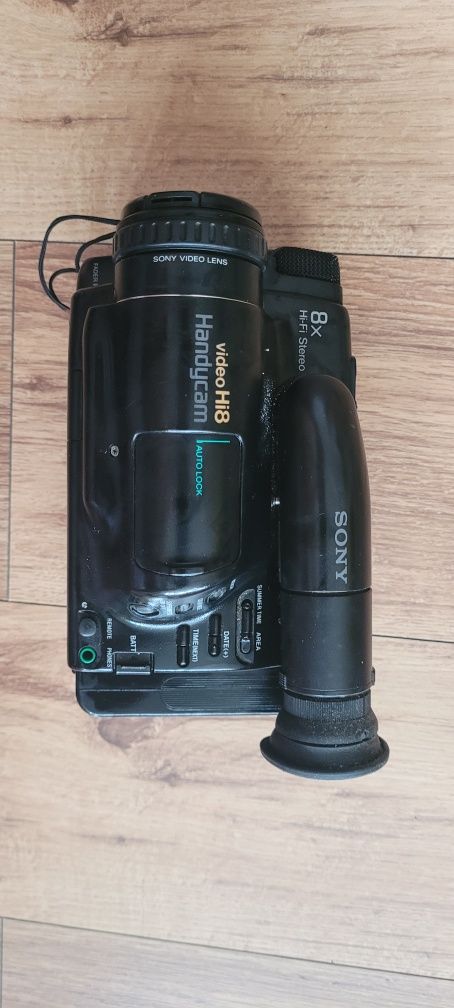 Відеокамера SONY Handycam CCD-TR705 SE PAL