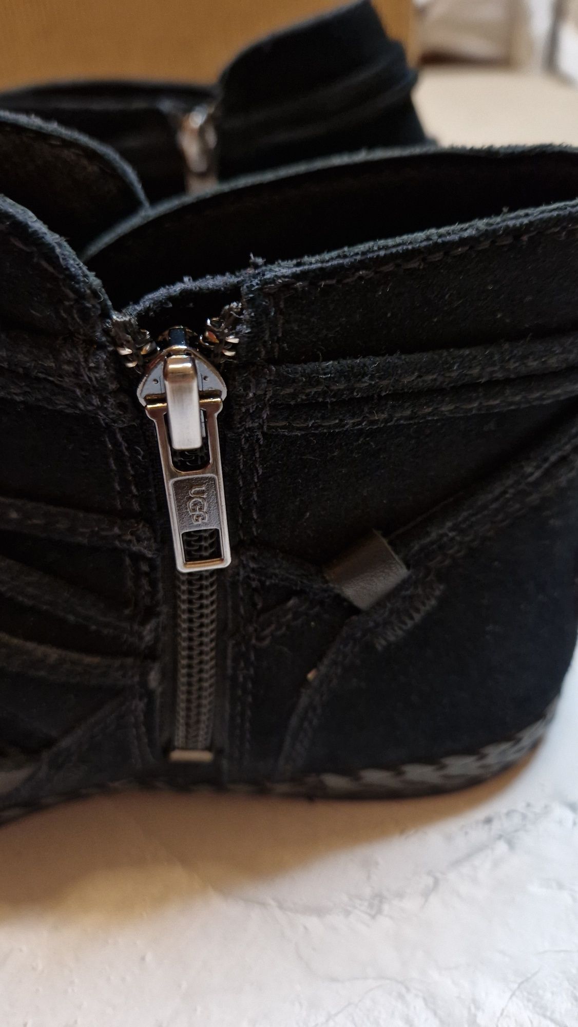 Nowe buty UGG model Rianne r. 38,5