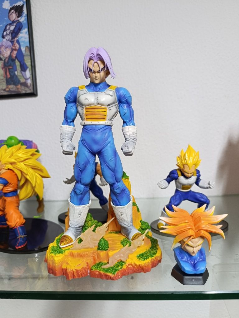 Várias figuras Dragon ball