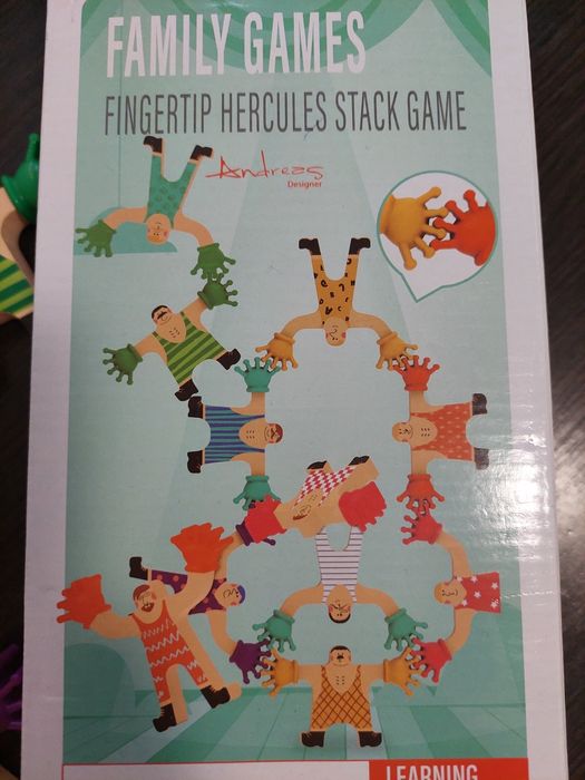 Дерев'яна гра- балансир Циркачі- акробати