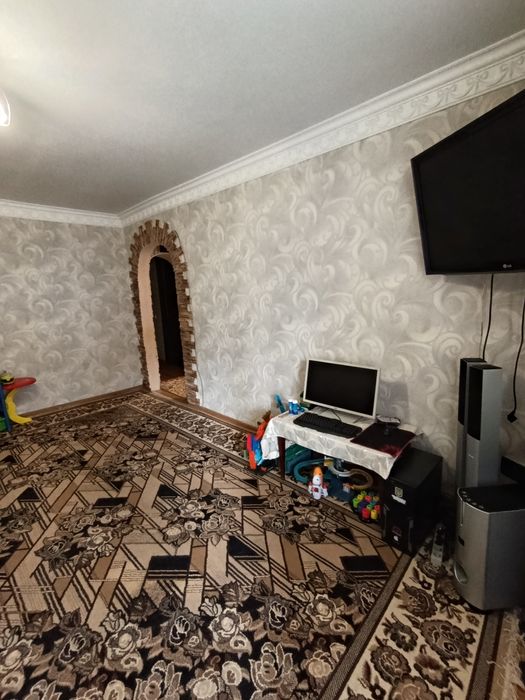 Продається трикімнатна квартира з а/о на м'ясокомбінаті