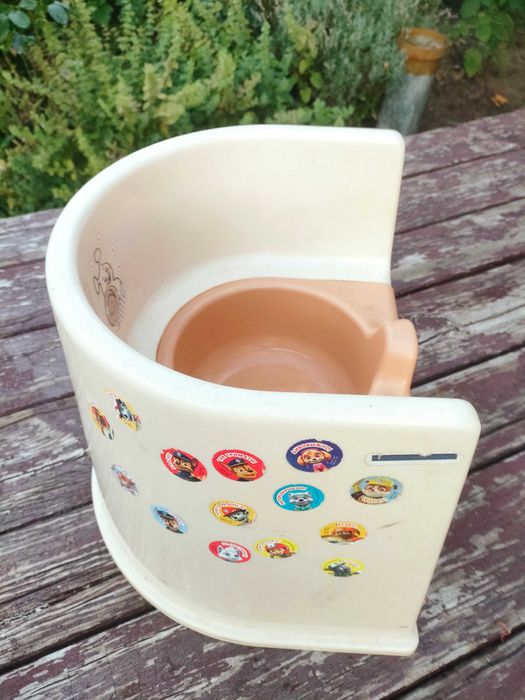 Фiрмений  дитячий  горщик iз з"емною  вставкою для виливання та мийки