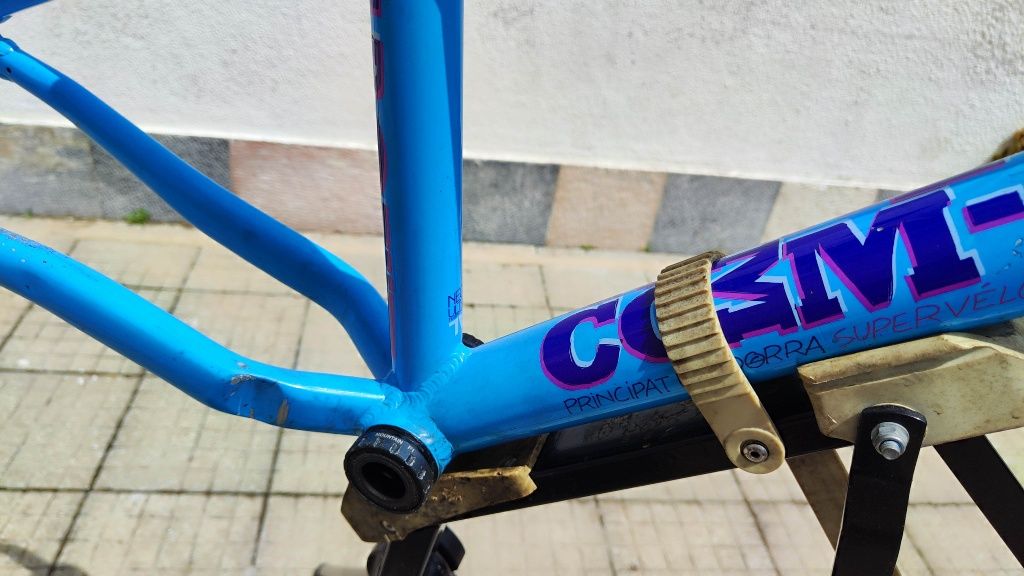 Quadro Commencal Absolut.