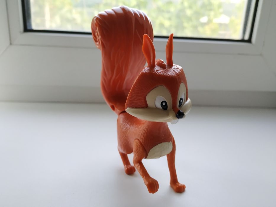 Игрушка Белка Macdonald's 2000 годов