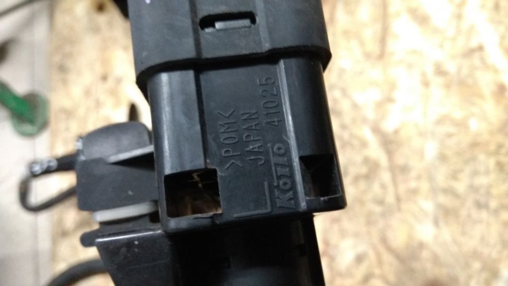 Омыватель фар Мазда 6 GH левая\прав Форсунка омывателя фар в сборе