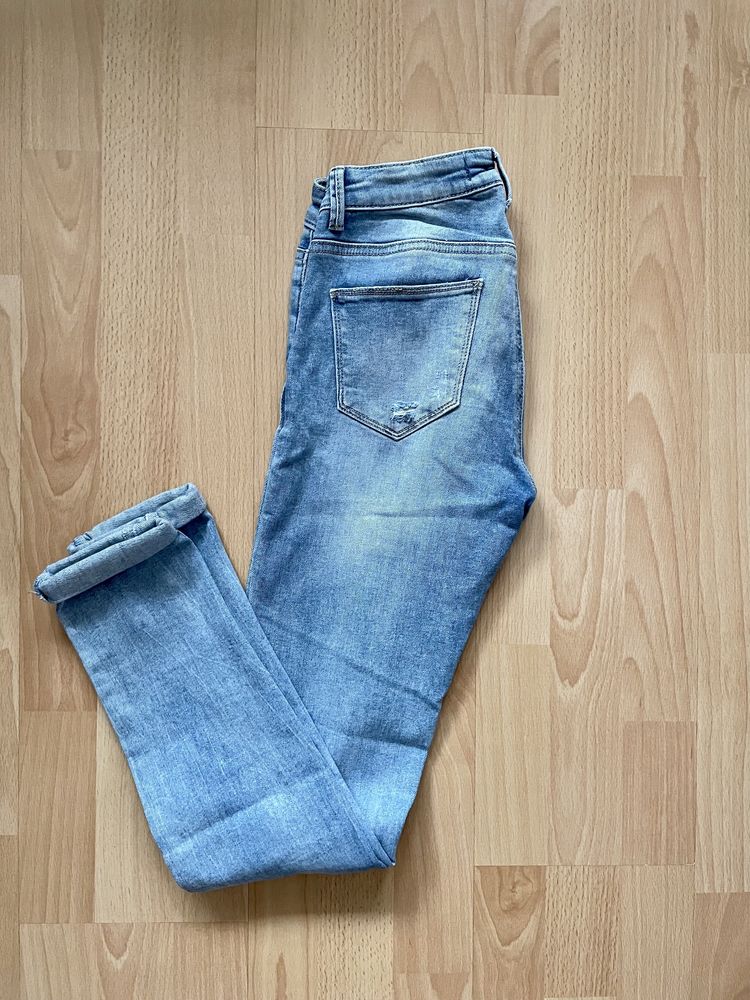 Spodnie jeansy Tally WEiJL 34  z przetarciami skinny
