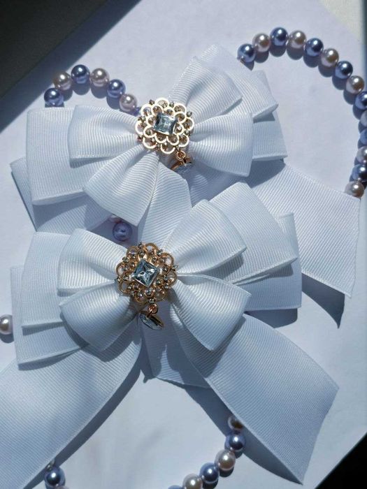 Заколки для волосся - бантики для принцеси. Є багато видів