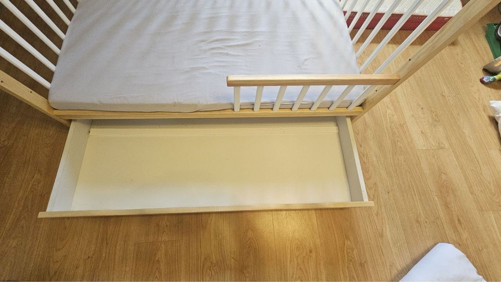 Drewniane łóżeczko/tapczan z szufladą