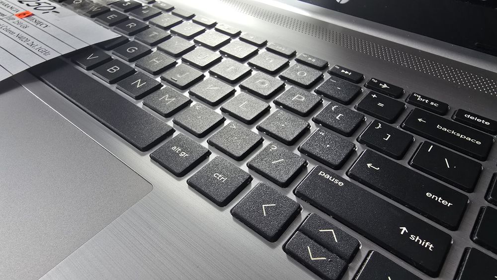 Laptop HP 250 G8, SSD 256GB,  RAM 8GB, WIN 10, BDB STAN, Kamera