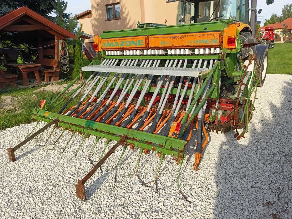 Agregat uprawowo siewny.