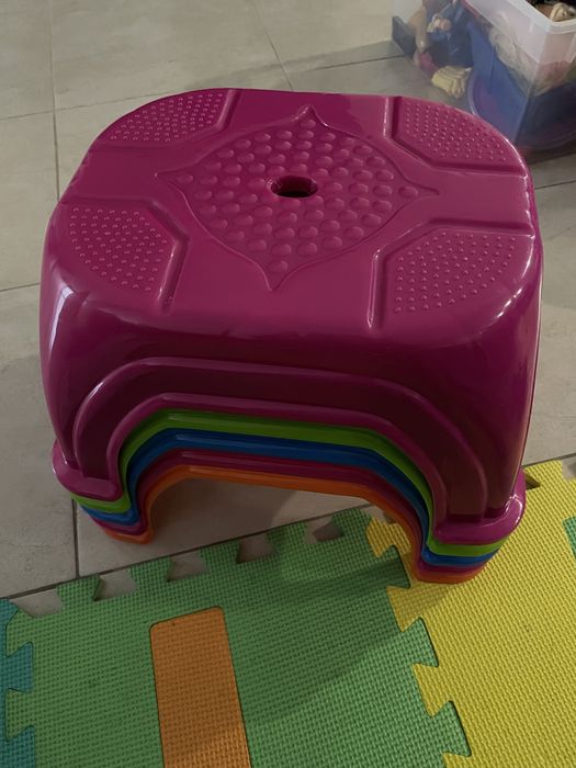 Bancos plástico de várias cores