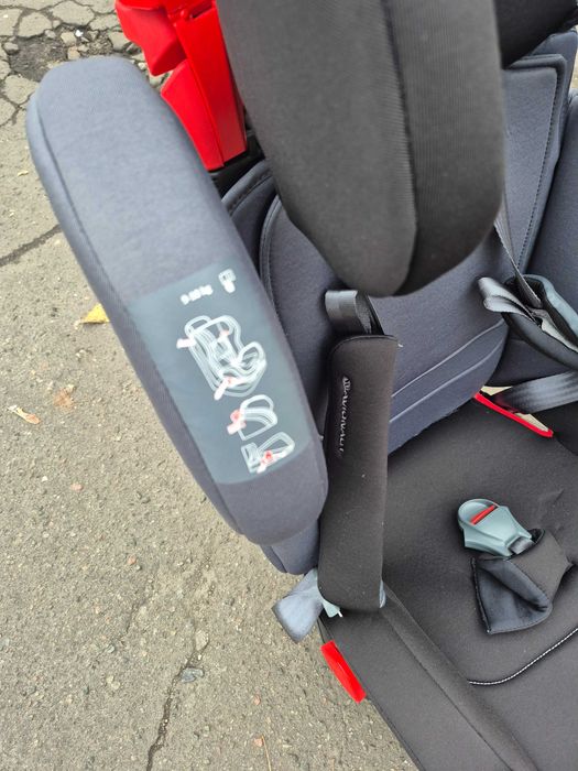 Дитяче автокрісло від 9 до 36 кг