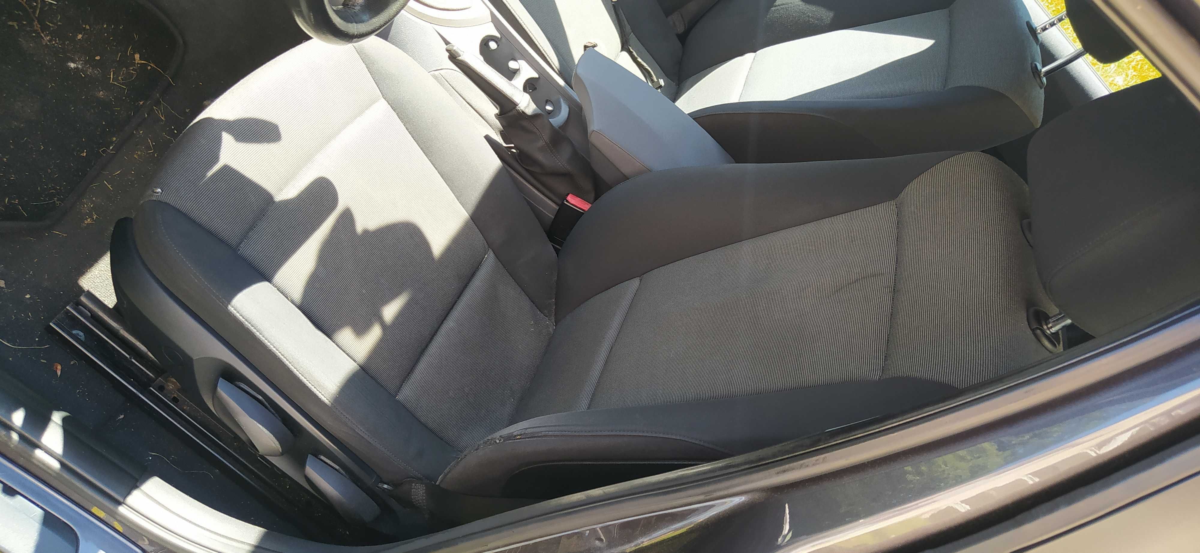 BMW 1 E87  Klapa Zderzak Drzwi Fotele Lampy tylne Kierownica A22/7