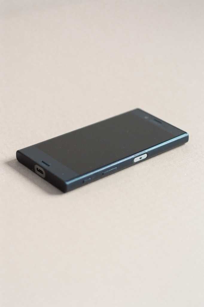 Telefon smartfon Sony Xperia X Compact
