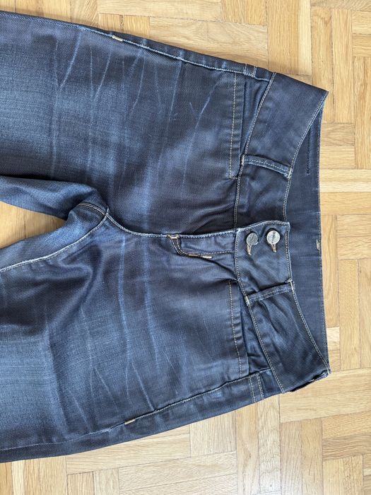 Dżinsy damskie z połyskiem