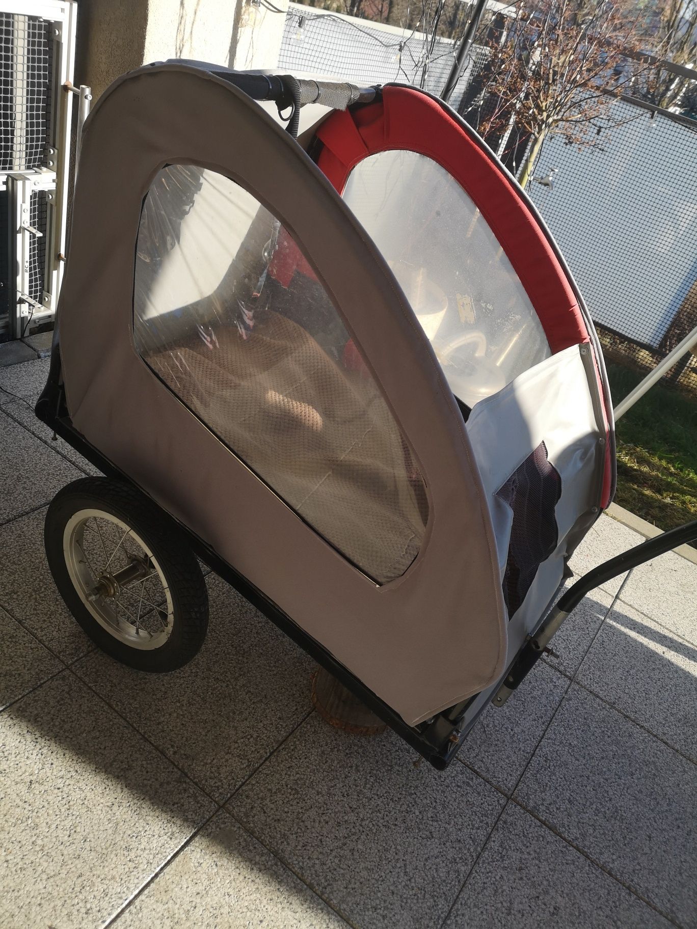 Przyczepka rowerowa dla psa