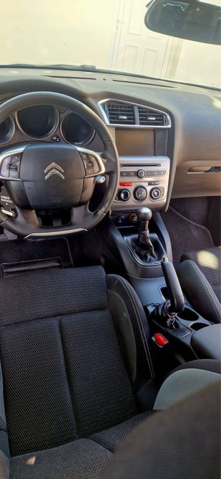 Citroën C4 PureTech 110 • 2015 • (Negociável)