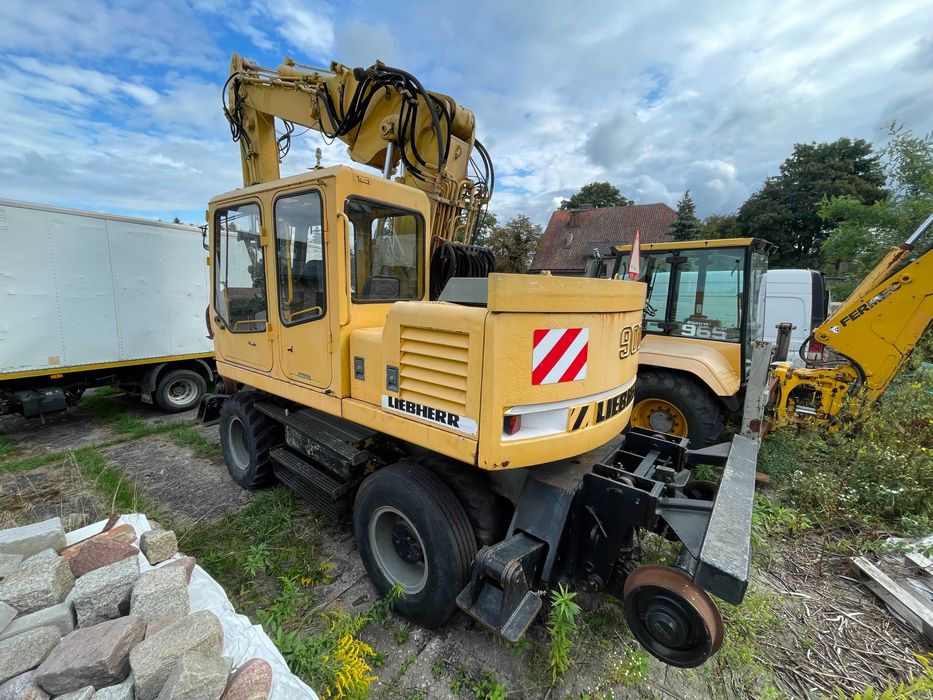 Liebherr zw 900 dwudrożna kolejowa kołowa z podporami LITRONIC 20t