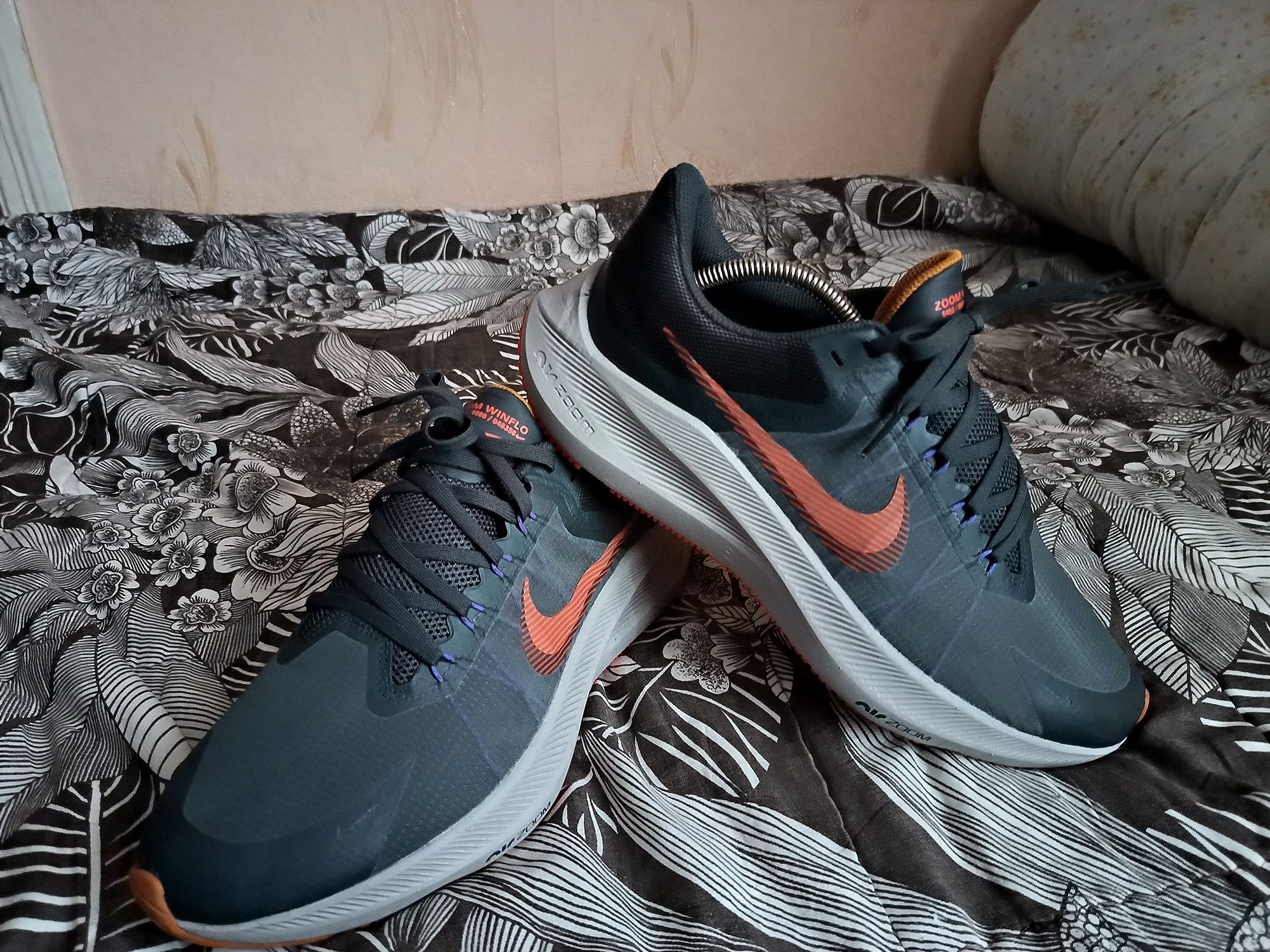 Кросівки Nike Zoom Winflo 8