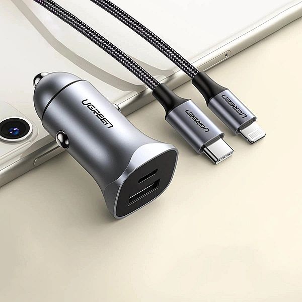 Ugreen szybka ładowarka samochodowa USB-A / USB-C 30W PD PPS szara (CD