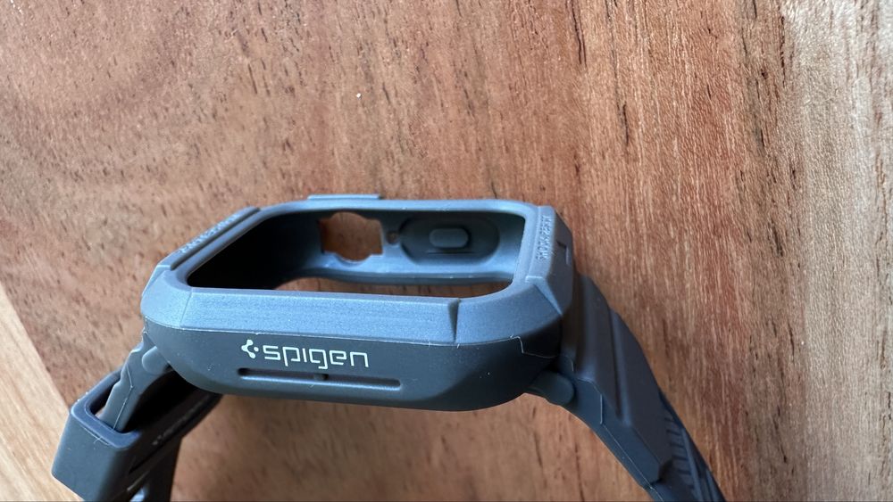 Sprzedam etui spigen do Apple Watch  9/8/7 41mm