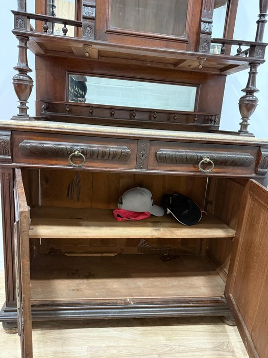 Louçeiro com tampo em mármore