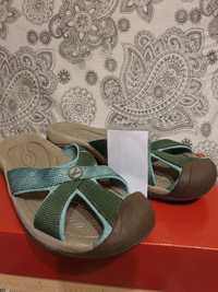 KEEN продаются шлёпки женские сланцы сандали от бренда КЕЕN