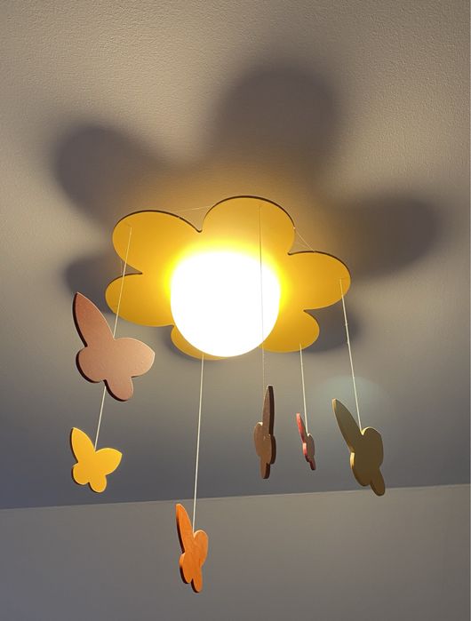 Lampa do pokoju dziecięcego kwiatek