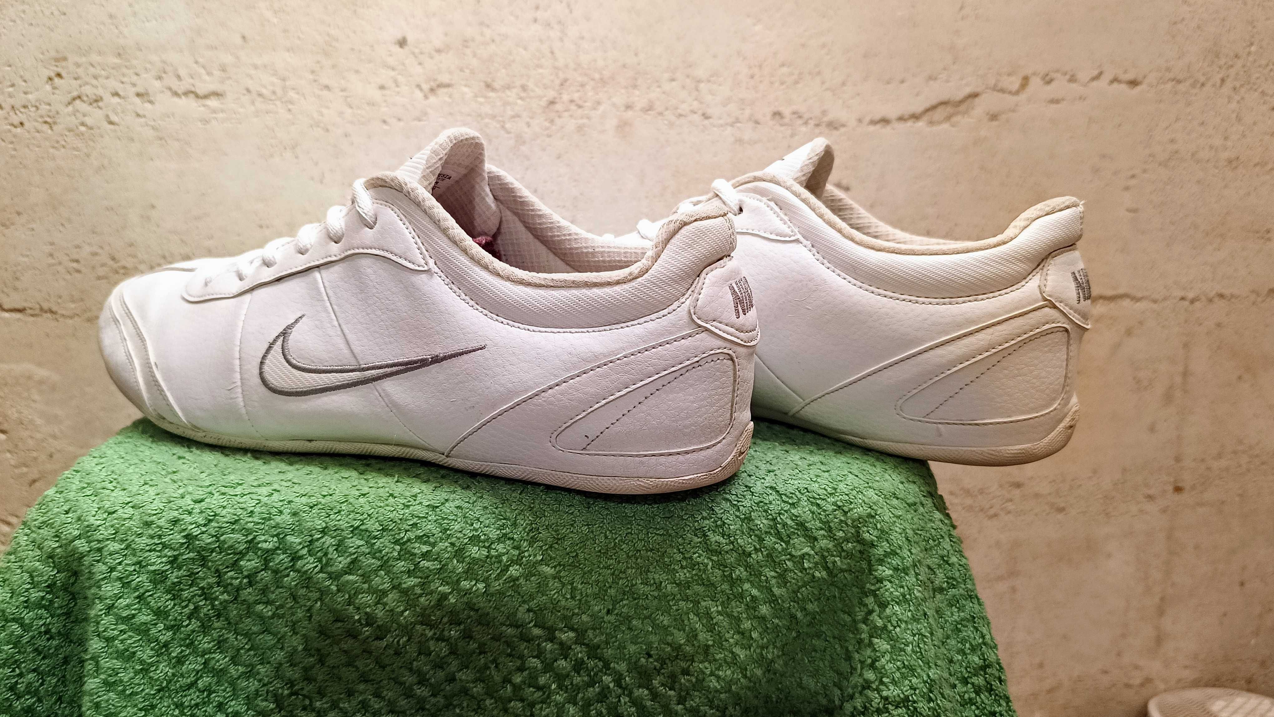 Sneakerst NIKE ALEXANDER fr.44 skóra stan bardzo dobry