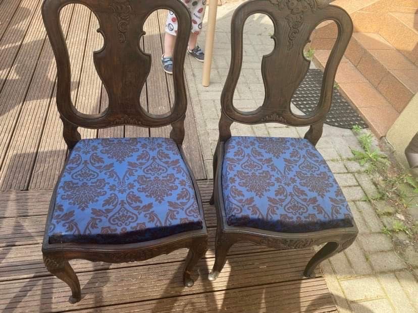 Krzesła z litego dębu po renowacji (4 sztuki)