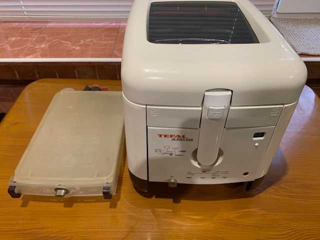 Фритюрниця Тефаль