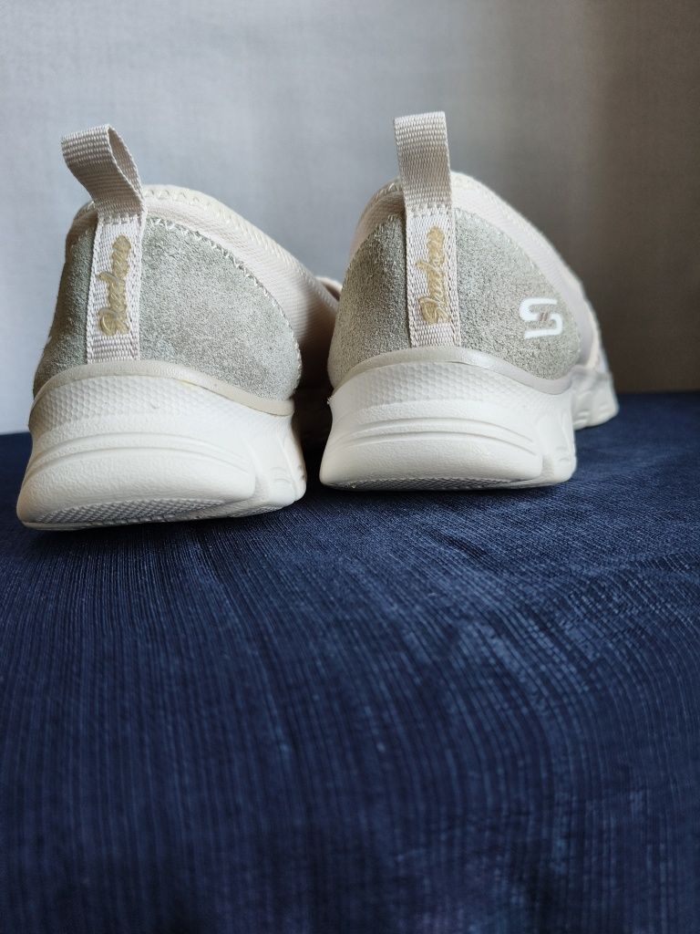 Мокасіни жіночі оригінальні фірми Sketchers. Розмір 38.