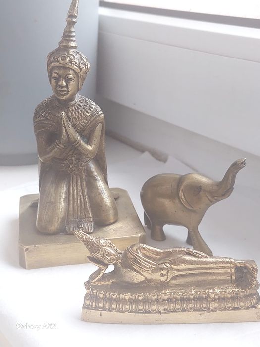 Figurka , rzeźba Budda , brąz lub mosiądz piękna , ciężka  solidna