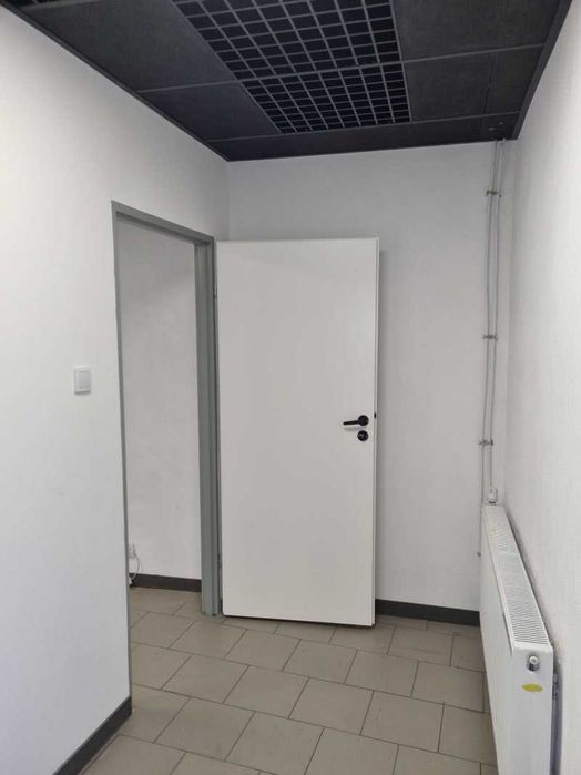 pomieszczenia magazynowo-biurowe