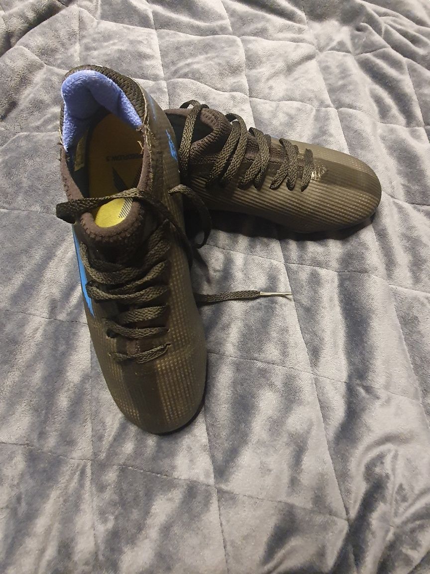 Korki adidas rozmiar 33