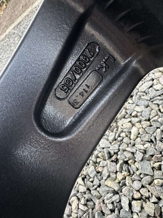 225/65R17 7Jx17H2 ET40